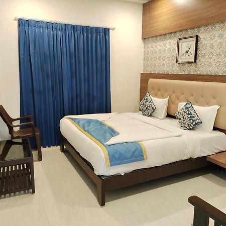 Sma Grand Inn, Triplicane Chennai Exterior photo